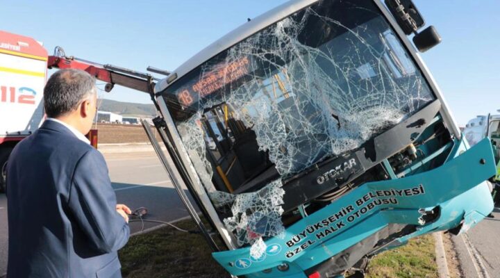 Kahramanmaraş’ta özel halk otobüsü kaza yaptı: Yaralılar var