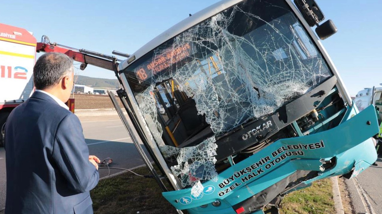Kahramanmaraş’ta özel halk otobüsü kaza yaptı: Yaralılar var